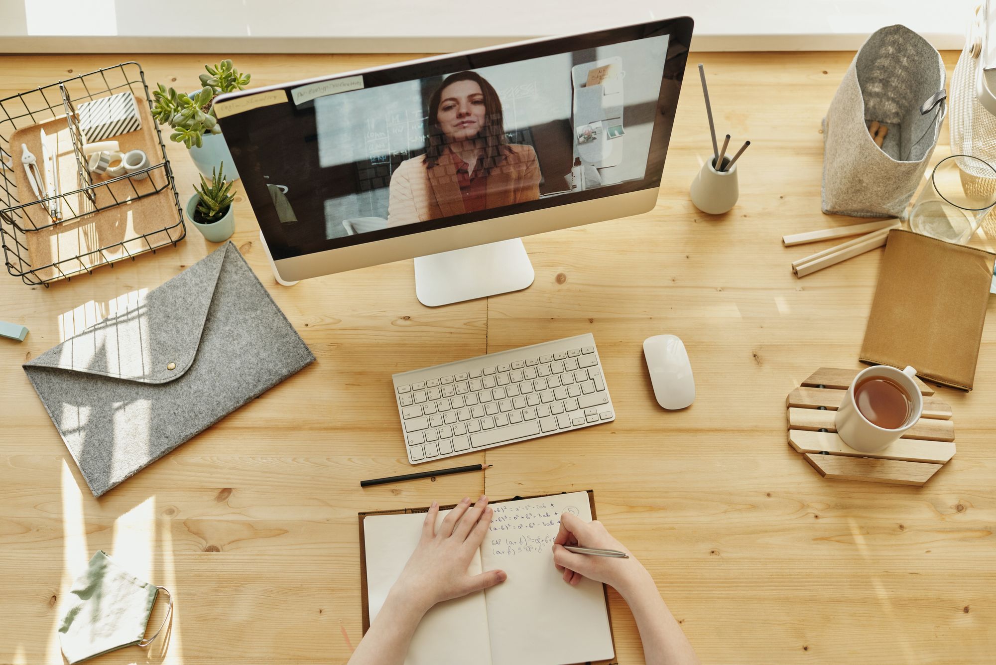 The Ultimate Guide: Video Hiring Software and 4 Ways It Can Improve Your Hiring Process